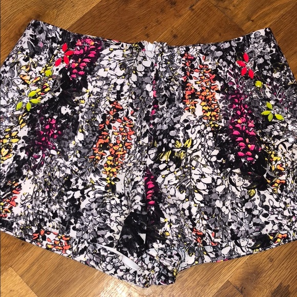 JOA Los Angeles Nordstrom Embellished Shorts Party - Picture 3 of 8